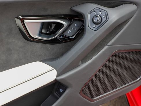 Used 2024 Lamborghini Huracan EVO image 51