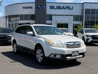 Used 2011 Subaru Outback 2.5i Limited w/ PWR Moonroof Pkg
