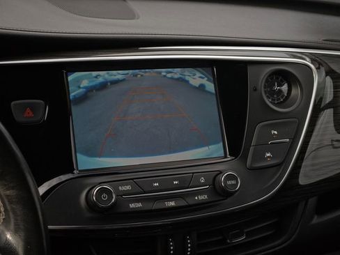 Used 2018 Buick Envision Premium image 22