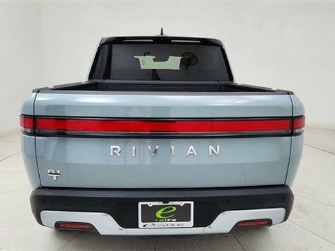 Used 2024 Rivian R1T Adventure image 5