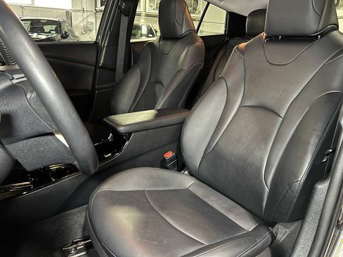 Used 2017 Toyota Prius Prime Premium image 22