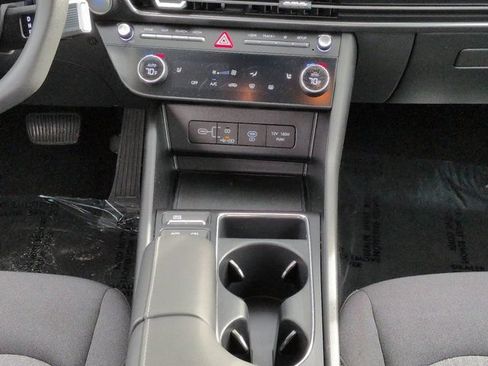 Used 2025 Hyundai Sonata SEL FWD image 17
