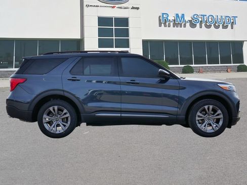 Used 2023 Ford Explorer XLT w/ Equipment Group 202A AWD/4WD image 12
