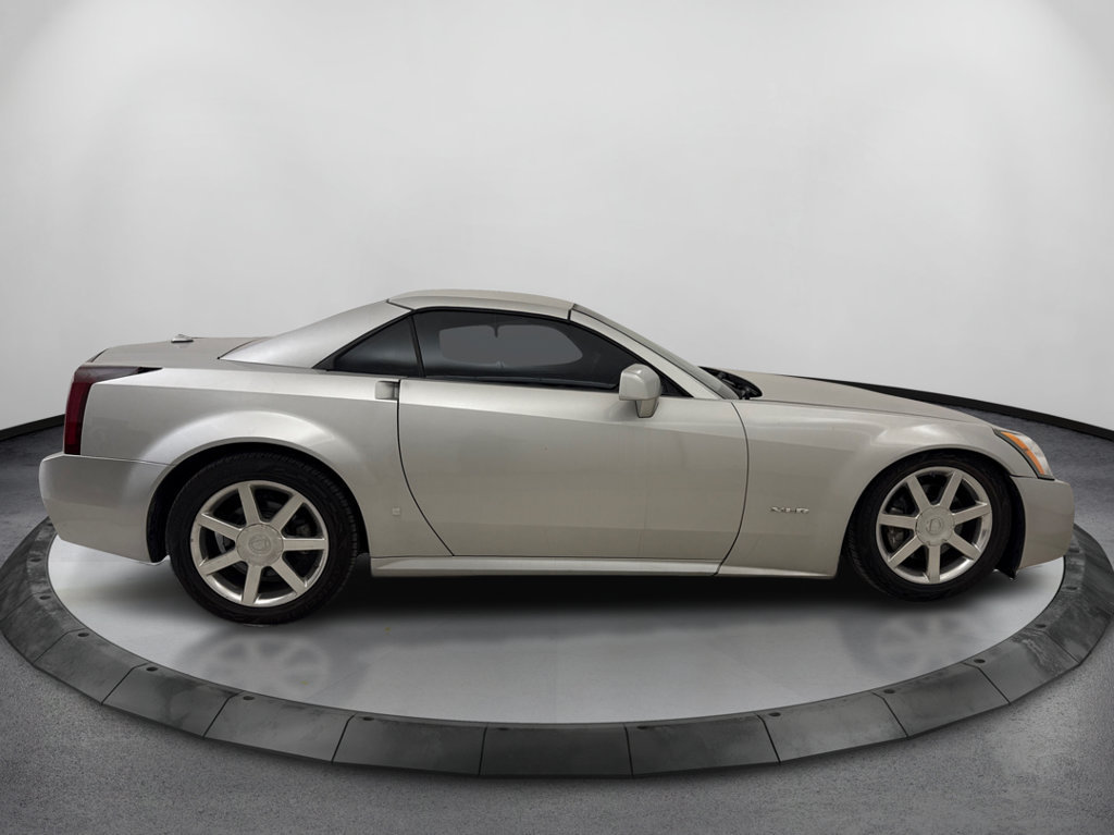 Used 2004 Cadillac XLR RWD image 4