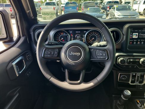 Used 2023 Jeep Wrangler Unlimited Sport AWD/4WD image 17