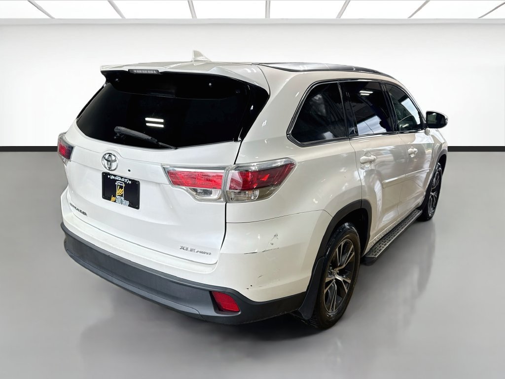 Used 2016 Toyota Highlander XLE AWD/4WD image 5