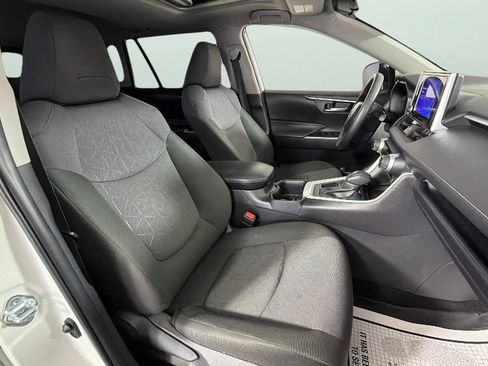 Used 2025 Toyota RAV4 XLE w/ Convenience Package FWD image 34