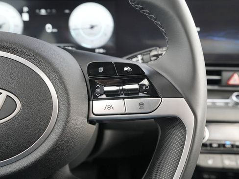 Certified 2025 Hyundai Elantra SEL image 26