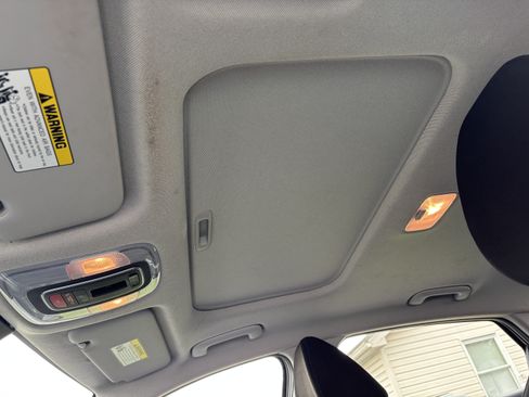 Used 2025 Hyundai Elantra SEL FWD image 30