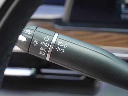 Used 2024 Cadillac Escalade ESV Premium Luxury Platinum image 32