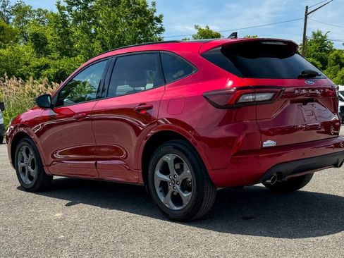 Used 2023 Ford Escape ST-Line w/ Tech Pack #1 AWD/4WD image 5