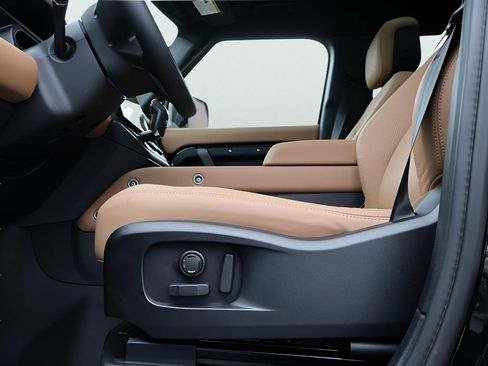 New 2026 Land Rover Defender 110 S image 37