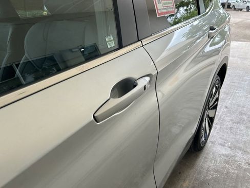 Used 2026 Mitsubishi Outlander SE image 14