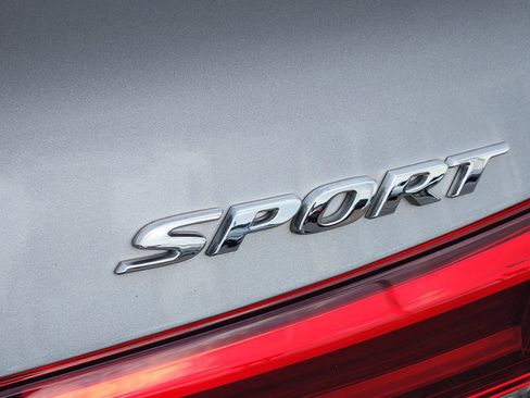 Used 2022 Honda Civic Sport image 13