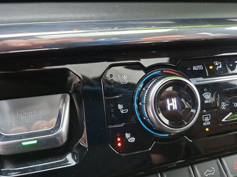 Used 2024 GMC Sierra 3500 Denali Ultimate image 23