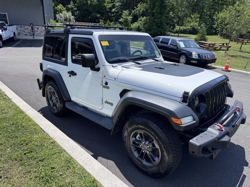 Used 2018 Jeep Wrangler Sport AWD/4WD image 6