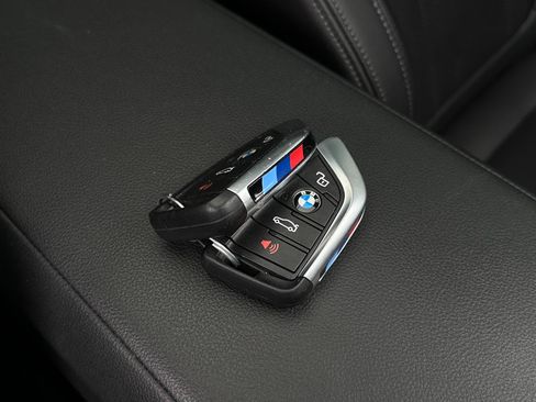Used 2024 BMW 330i Sedan w/ M Sport Package RWD image 13