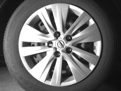 Used 2025 Nissan Sentra S FWD image 15