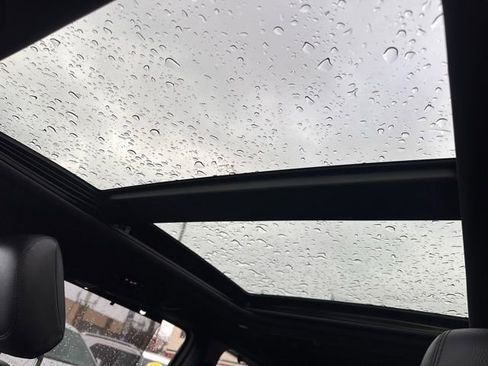 Used 2020 Chrysler Pacifica Touring-L image 24