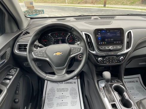Used 2023 Chevrolet Equinox Premier image 17