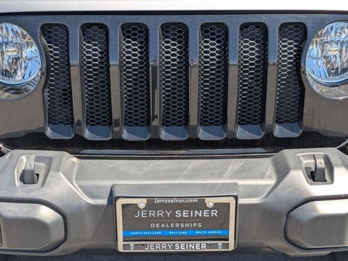 Used 2021 Jeep Wrangler Unlimited Sport AWD/4WD image 10