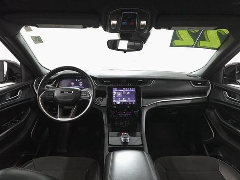 Used 2022 Jeep Grand Cherokee L Laredo image 6