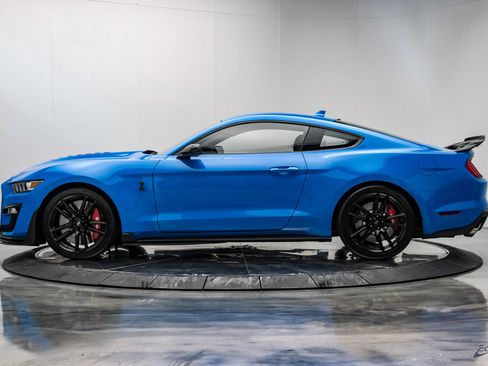 Used 2022 Ford Mustang Shelby GT500 w/ Technology Package RWD image 7