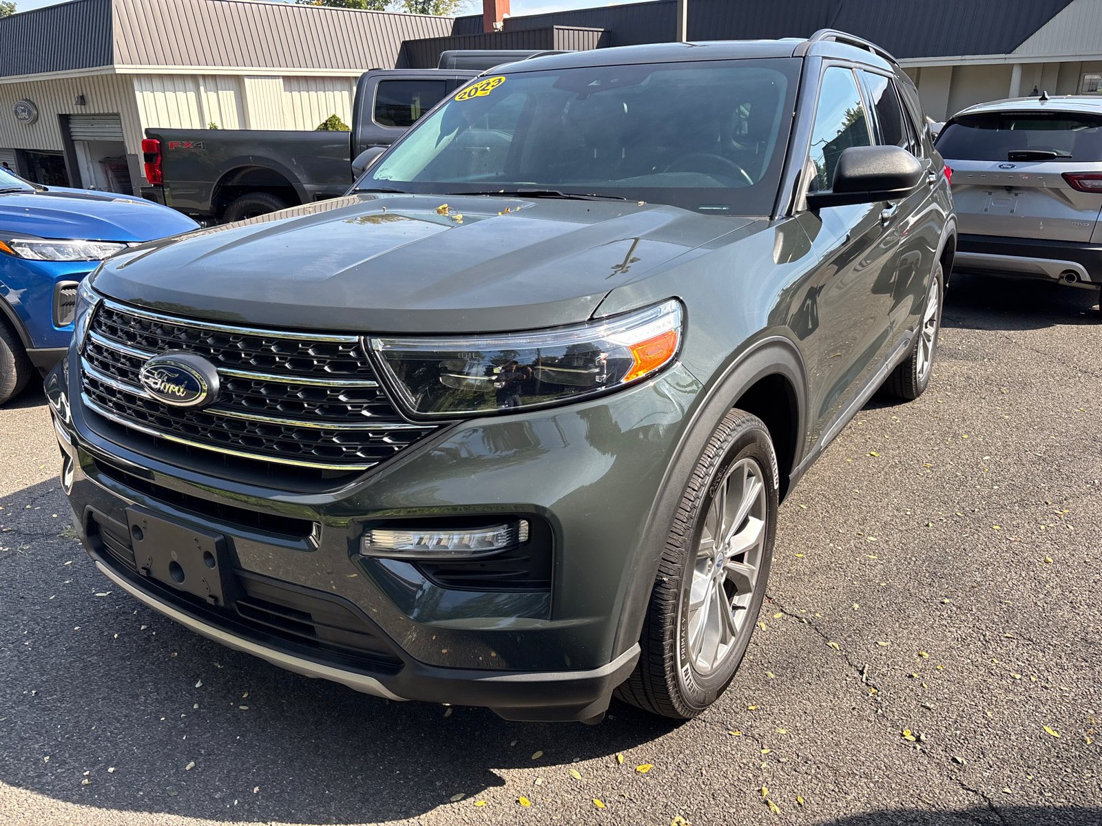 Used 2023 Ford Explorer XLT w/ Equipment Group 202A AWD/4WD image 3