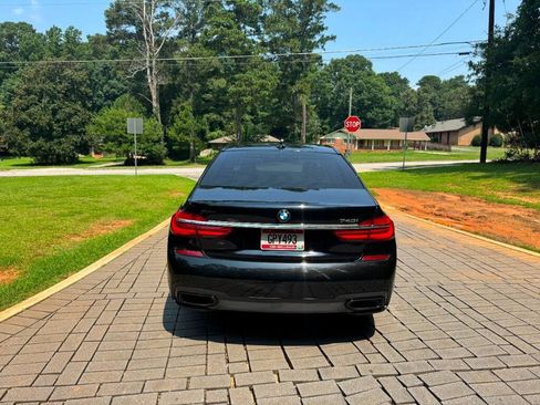 Used 2019 BMW 740i w/ M Sport Package RWD image 5