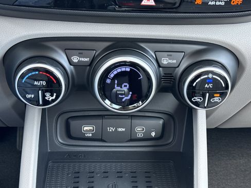 New 2026 Hyundai Venue SEL image 24