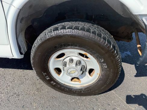 Used 2013 Chevrolet Express 2500 RWD image 6