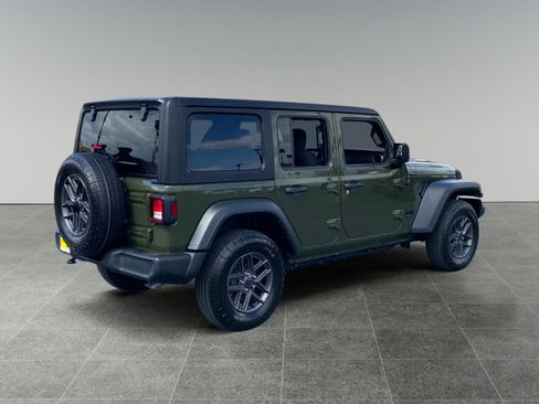 Used 2023 Jeep Wrangler Unlimited Sport AWD/4WD image 5