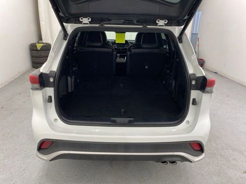 Used 2023 Toyota Highlander XSE AWD/4WD image 38