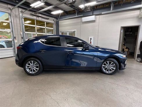 Used 2021 MAZDA MAZDA3 s FWD image 6