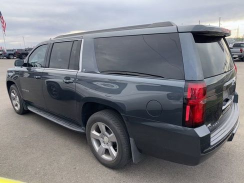 Used 2020 Chevrolet Suburban LT w/ Luxury Package image 6