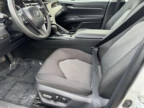 Certified 2018 Toyota Camry LE image 6