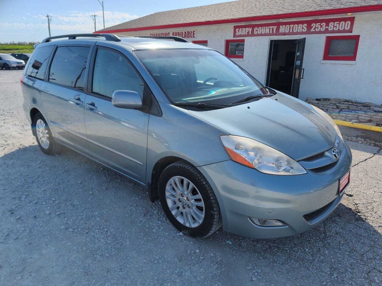 Used 2009 Toyota Sienna XLE FWD image 1