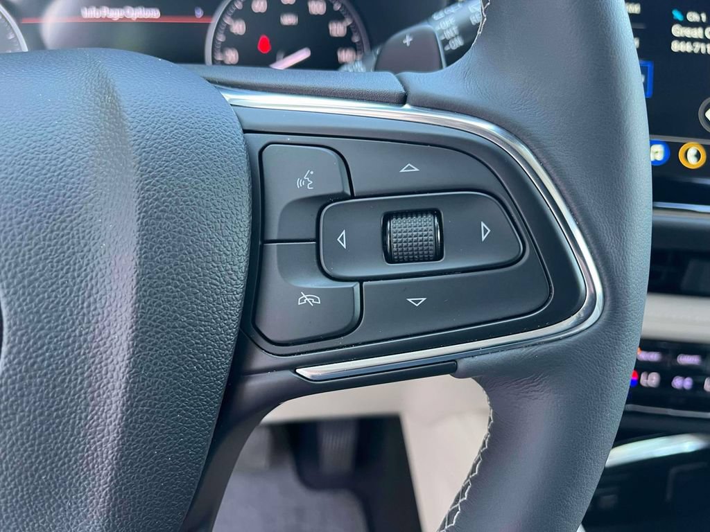 Certified 2022 Buick Envision Avenir w/ Technology Package II FWD image 32