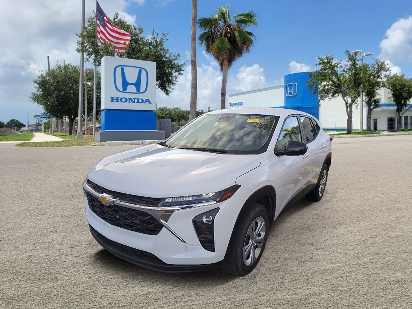 Used 2024 Chevrolet Trax LS w/ Driver Confidence Package FWD image 5