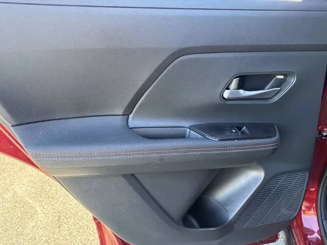 Certified 2025 Nissan Kicks SR FWD image 20