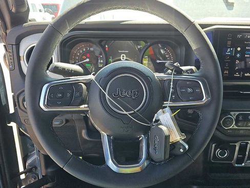 Used 2025 Jeep Wrangler Unlimited Sahara w/ Safety Group AWD/4WD image 9