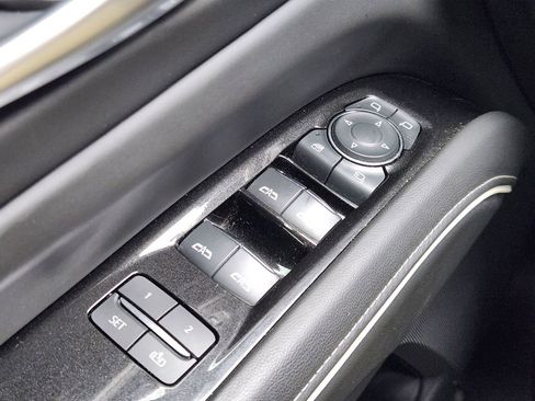 Used 2024 Cadillac Escalade ESV Sport Platinum w/ LPO, ONYX Package image 22