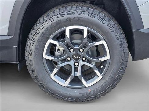 New 2026 Chevrolet Equinox ACTIV FWD image 10