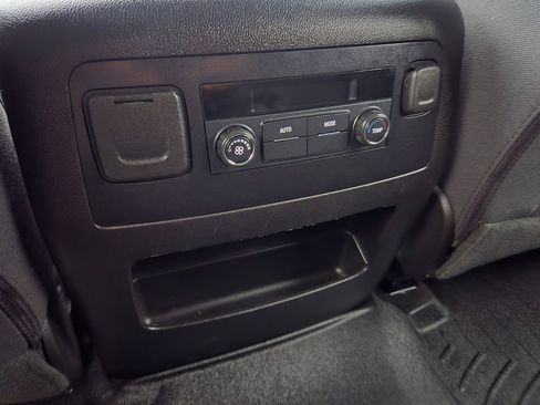 Used 2018 Chevrolet Tahoe LS image 32