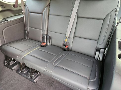 Used 2023 GMC Yukon XL Denali image 44