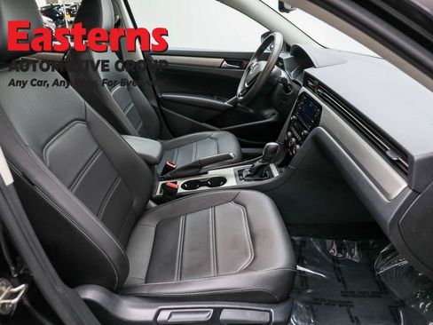 Used 2022 Volkswagen Passat 2.0T SE image 22