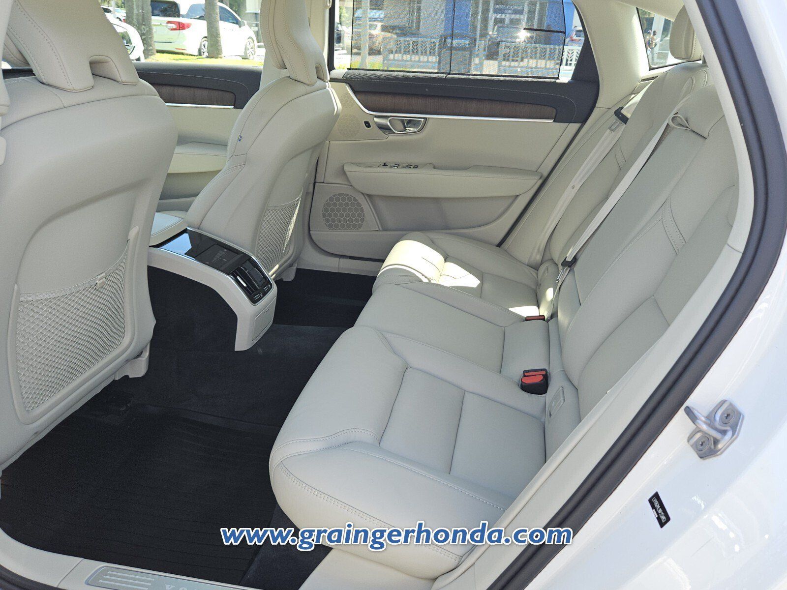 Used 2022 Volvo S90 B6 Inscription w/ Advanced Package AWD/4WD image 11
