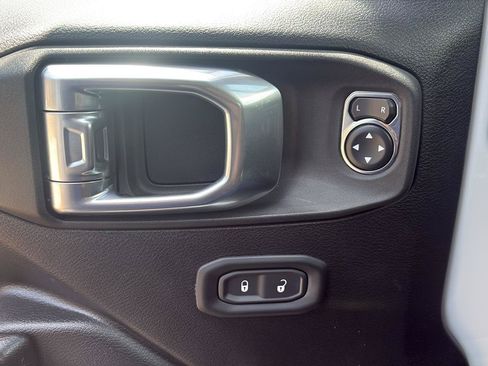Used 2021 Jeep Wrangler Unlimited Sport AWD/4WD image 30