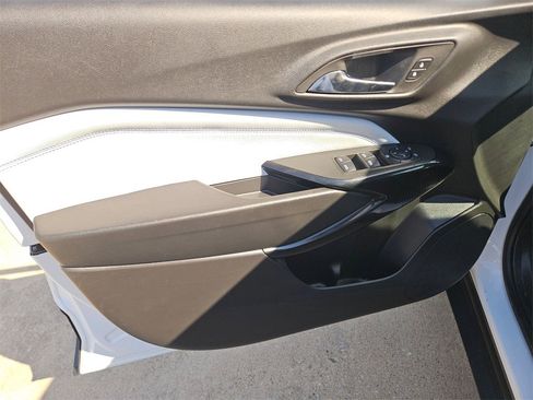 Used 2025 Chevrolet Trax LT w/ LT Convenience Package image 14