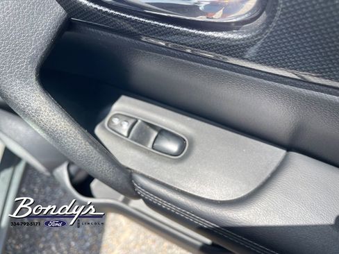 Used 2016 Nissan Rogue SL FWD image 19
